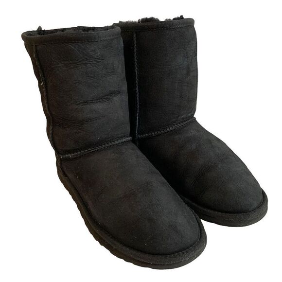 Women's𝅺 UGG black Classic Short boots - Picture 1 of 9